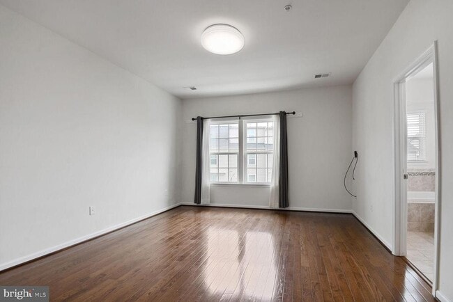 Building Photo - 3636 Wright Terrace