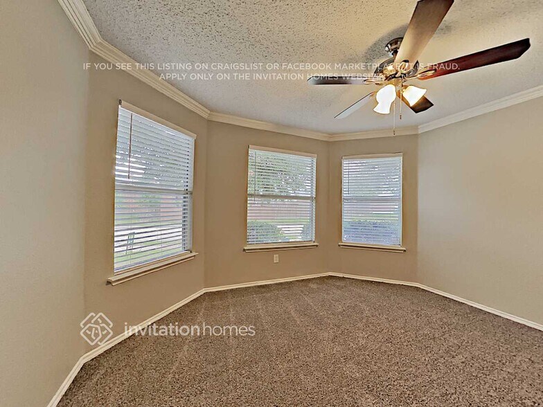 Building Photo - 2440 Rolling Ridge Dr