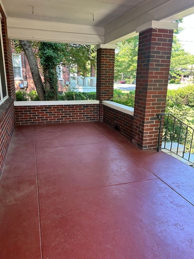 Building Photo - 2 Blocks from Grandin Village - Immaculate...