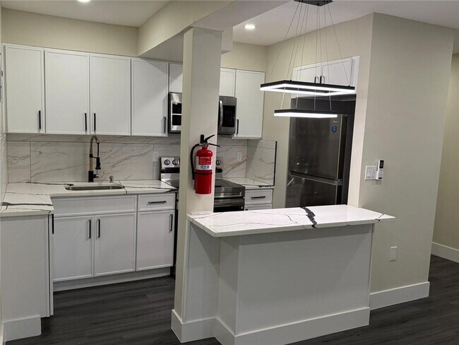 Primary Photo - 19-49-49 80th St