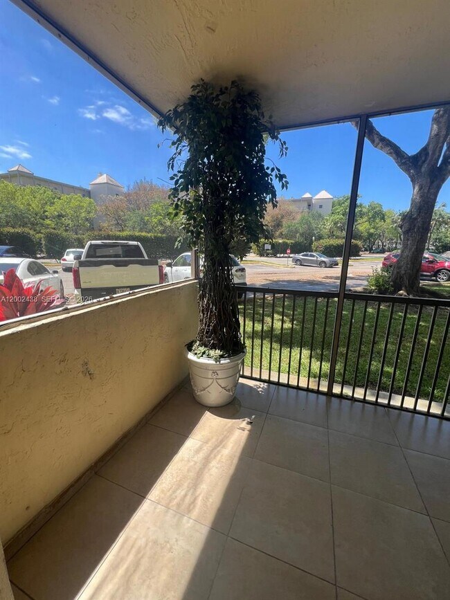 Building Photo - 8333 Lake Dr