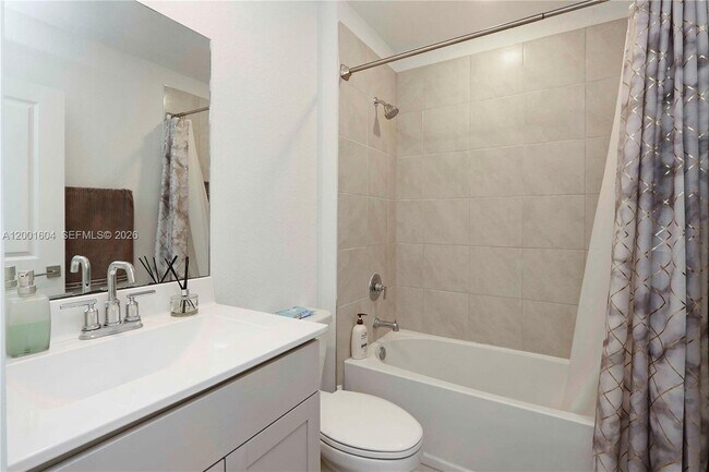 Building Photo - 2432 SE 10th St