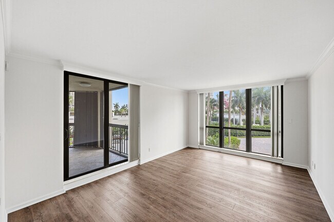 Building Photo - 4551 Gulf Shore Blvd N