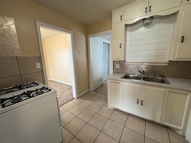 Building Photo - 2330 W Randolph Ave