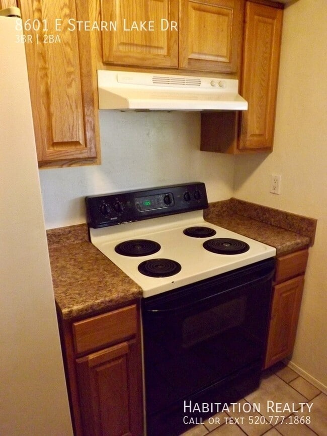 Building Photo - 8601 E Stearn Lake Dr