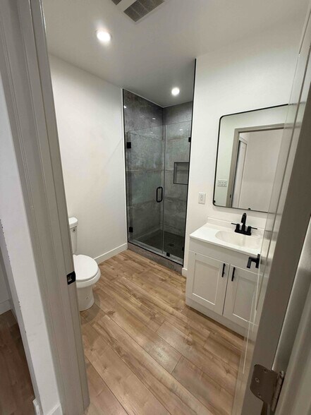 Building Photo - 4925 E San Rafael St