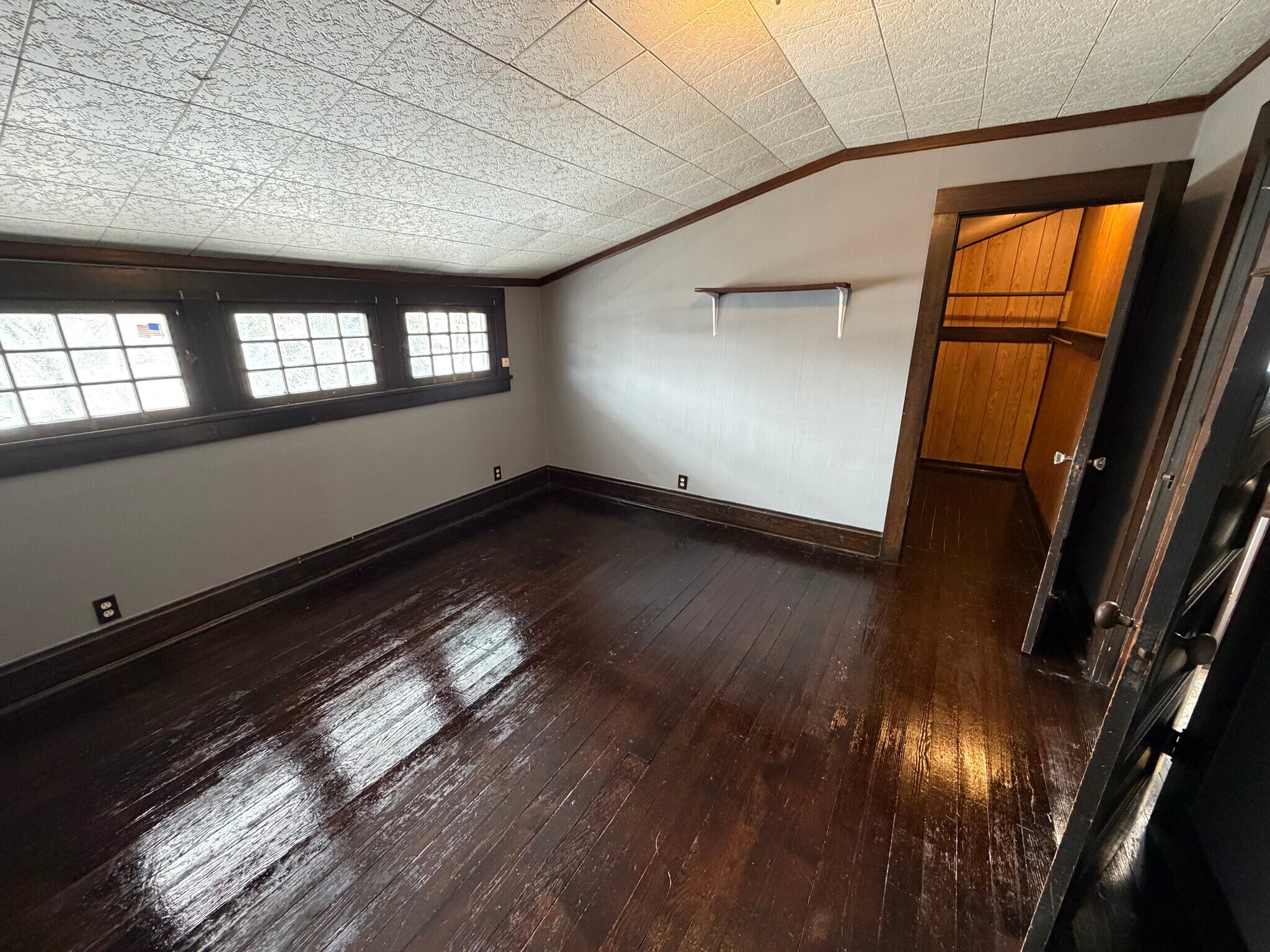 Building Photo - 44 Lebanon Ave