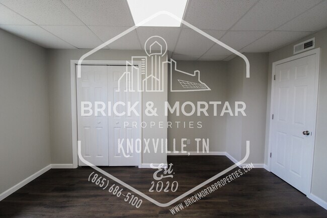 Building Photo - 1005 Clendenen Rd