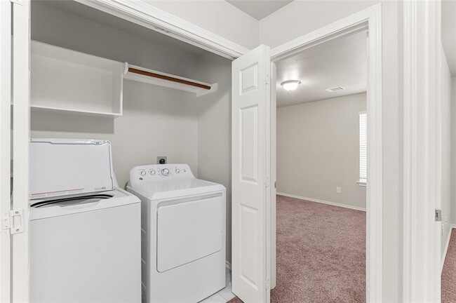 Building Photo - 34 S Villa Oaks Dr