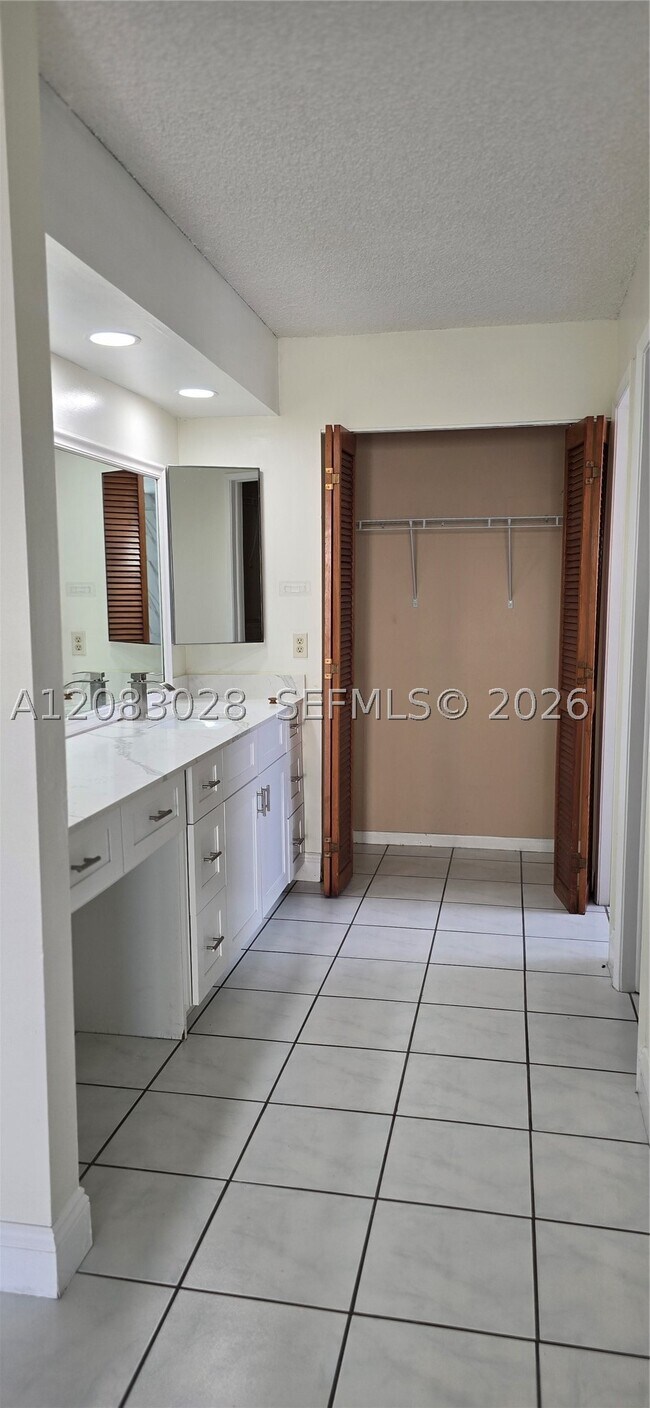 Building Photo - 8933 SW 123rd Ct