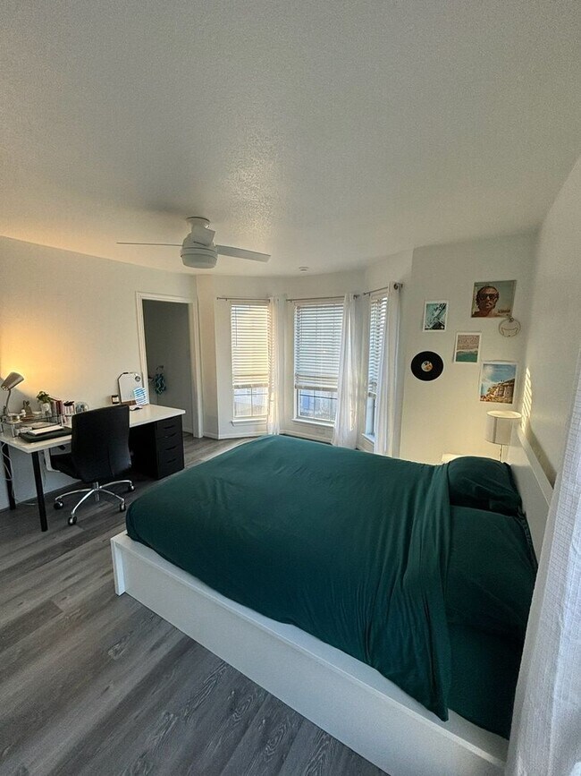 Building Photo - Fully Furnished Baylor Condo