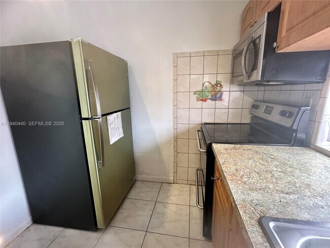 Building Photo - 16919 N Bay Rd