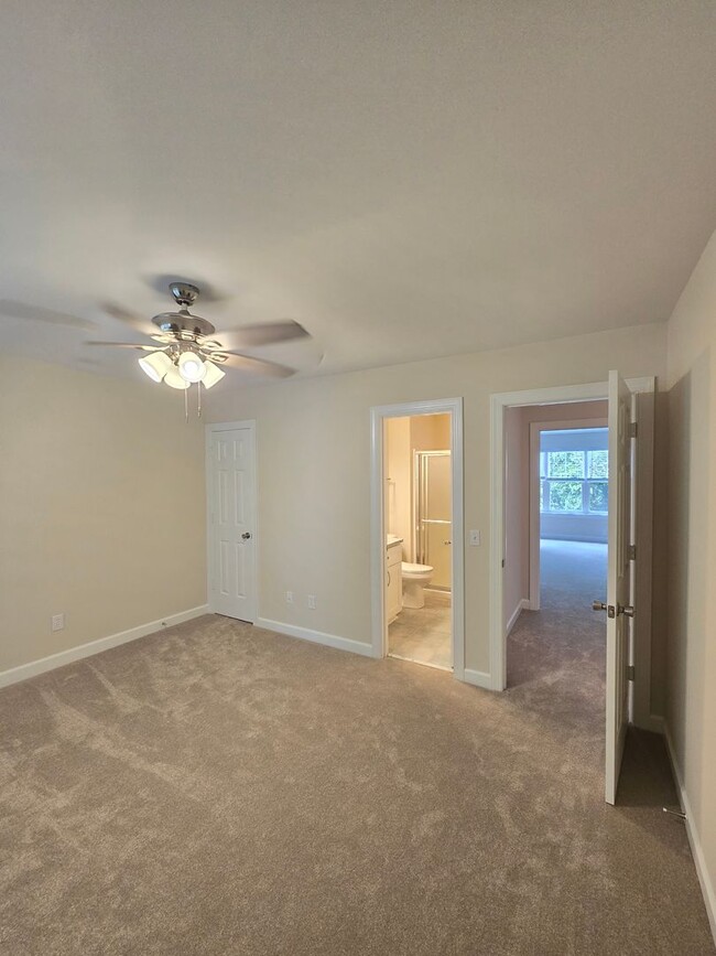 Building Photo - FOREST COVE TOWNHOMES - 2BD/2 1/2 BA - Gre...