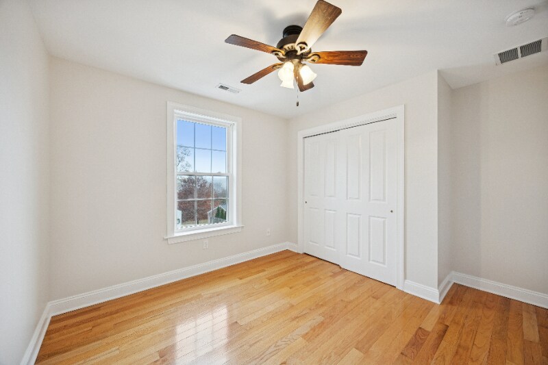 Building Photo - 7518 Lawn St