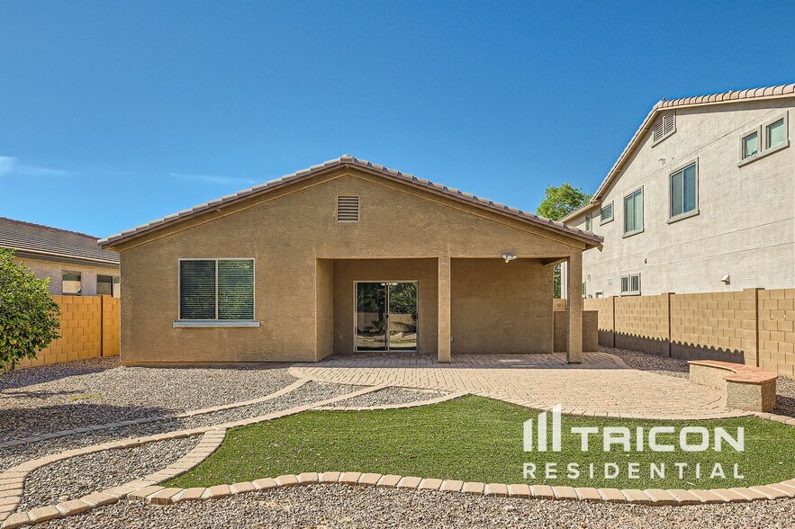 Building Photo - 112 E Baja Pl