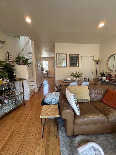 Building Photo - 33 Delle Ave