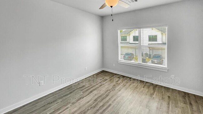 Building Photo - 2101 Jax Dr