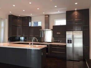 Building Photo - Renovated Single Family Home Available soon for Move-In !