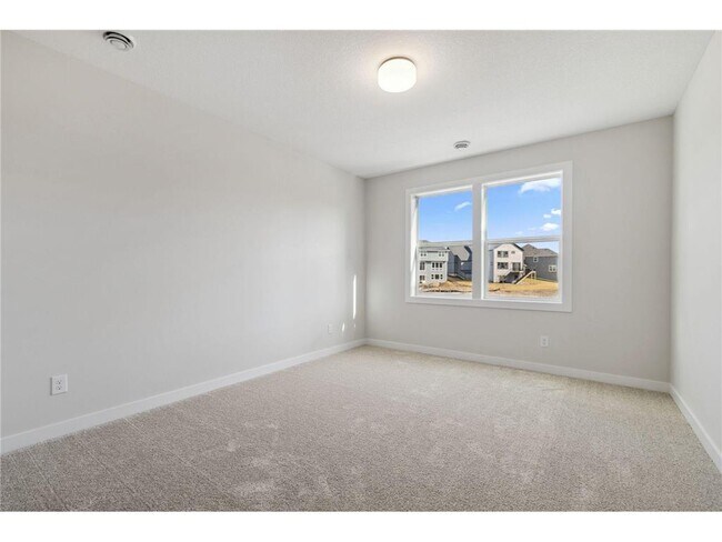 Building Photo - 10180 Shadyview Ln N