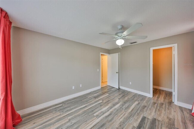 Building Photo - 9481 Highland Oak Dr