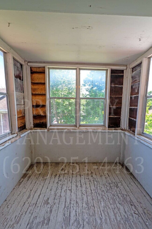 Building Photo - Studio Apartment - All Bills Paid