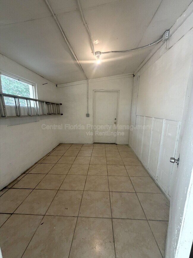 Building Photo - 7010 Ironwood Dr