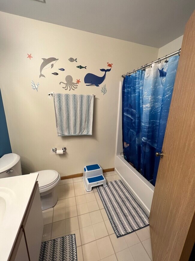 Building Photo - 1327 Fox Chase Dr