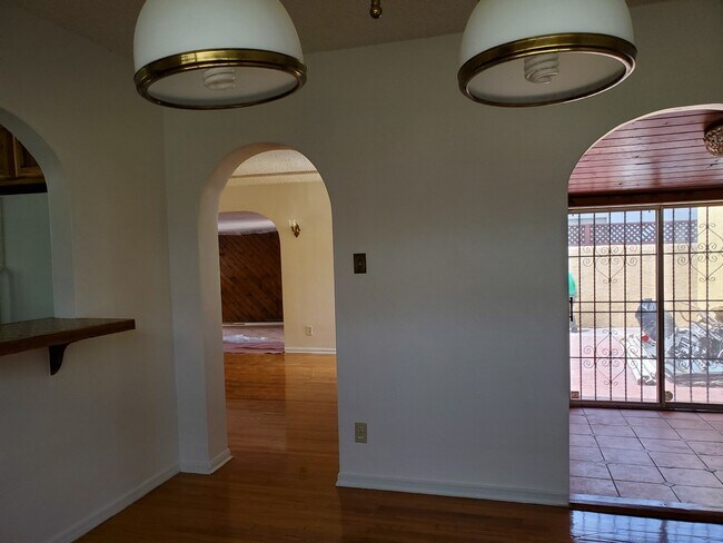 Building Photo - 2937 Virginia Ave