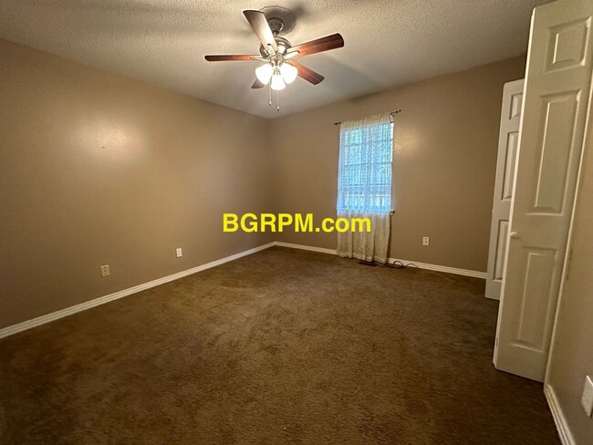 Building Photo - 3 BD, 2 BA, Home in Jacksonville