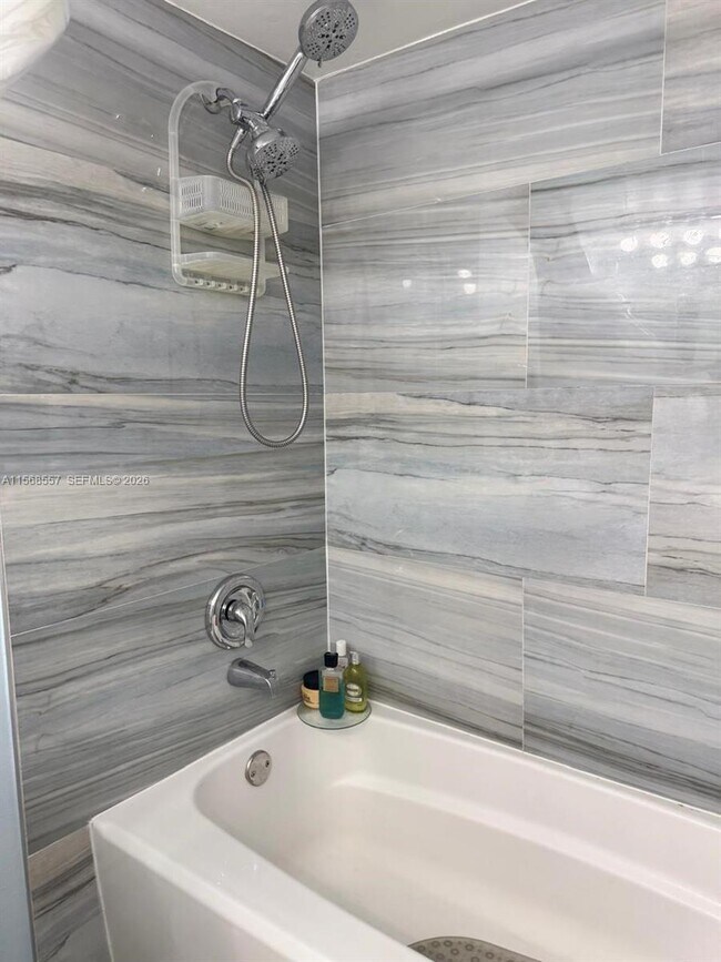 Building Photo - 6770 Indian Creek Dr