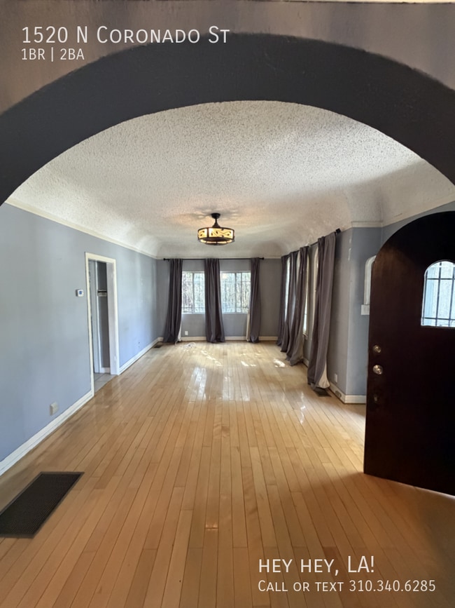 Building Photo - 1520 N Coronado St