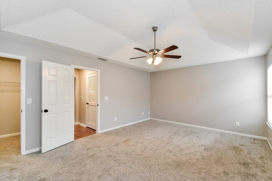 Building Photo - 1976 Hunters Trace Cir