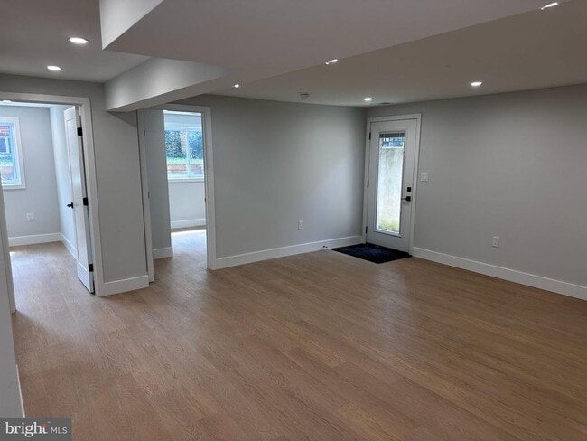 Building Photo - 7506 Wellesley Dr