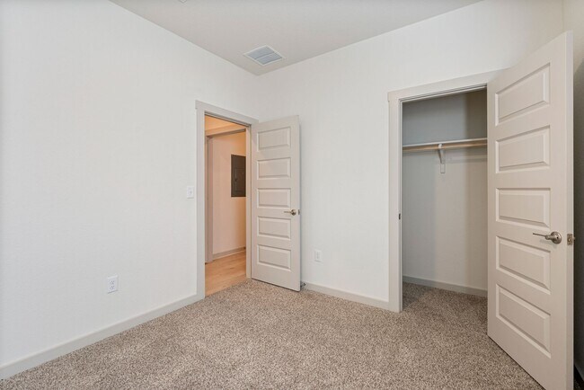 Building Photo - Modern comfort meets Austin flavor, 3-bed gem in Northeast ATX!
