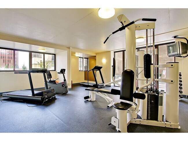 Primary Photo - Beautiful bright One Bedroom Condo With a ...