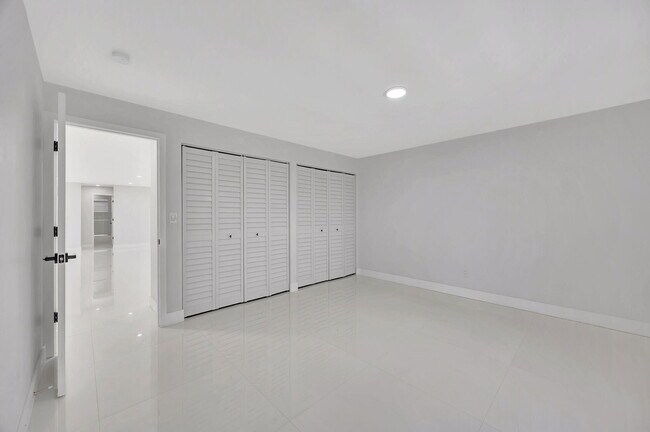 Building Photo - 14851 SW 71st St