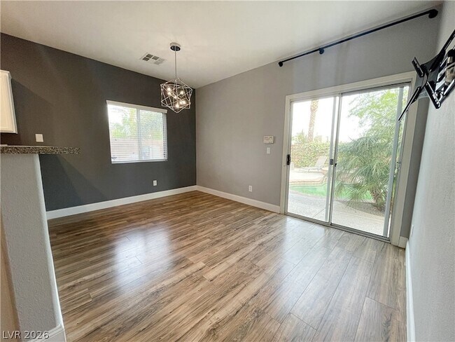 Building Photo - 2825 Woodland Park Ave