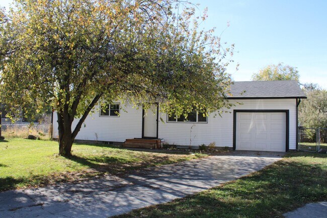 Primary Photo - 575 Crimson Dr