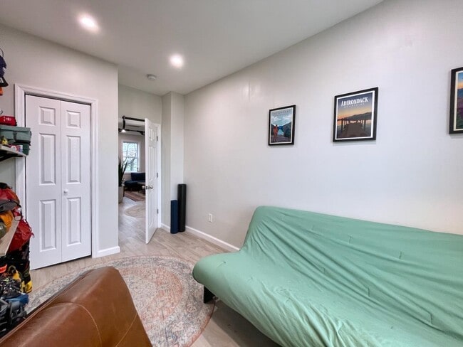 Building Photo - 592 Palisade Ave
