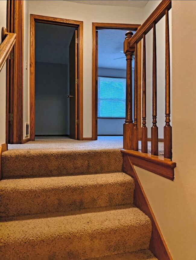 Building Photo - 1250 Silverwood Ct