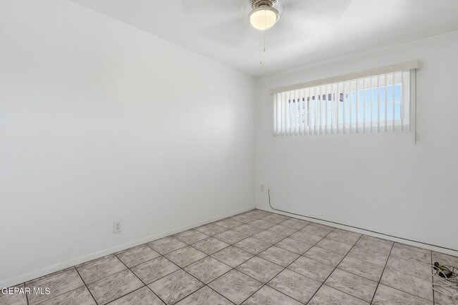 Building Photo - 157 Cherry St