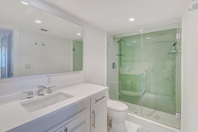 Building Photo - 5510 N Ocean Dr