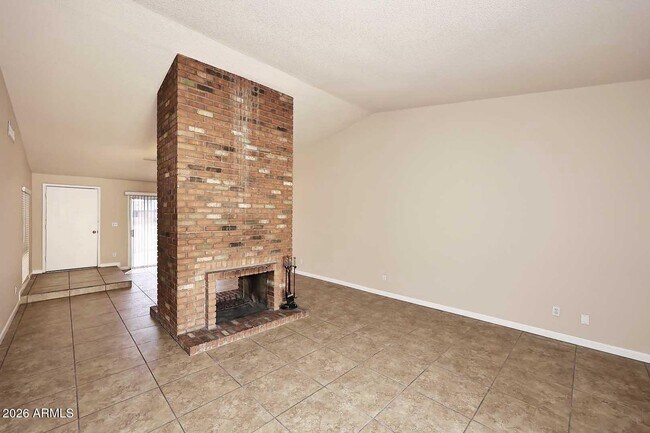 Building Photo - 5138 W Vogel Ave