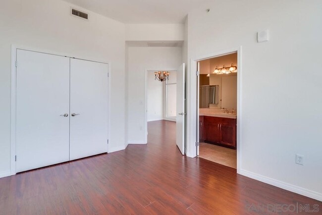 Building Photo - 530 K St