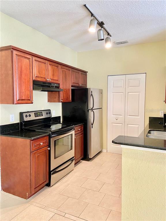 Building Photo - 836 Grand Regency Pointe