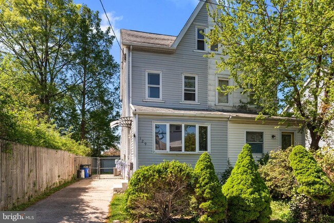 Primary Photo - 129 Blake Ave