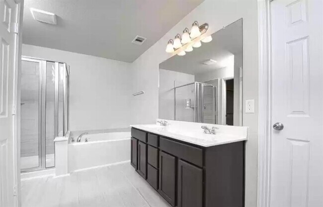 Building Photo - 29220 Enchanted Fls Cir