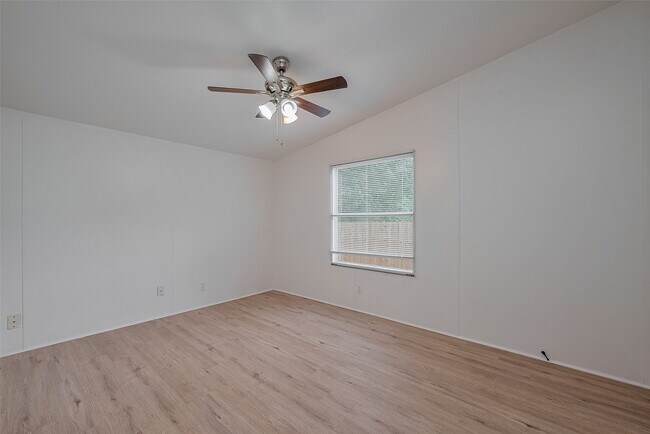Building Photo - 16282 Wild Oak Ln