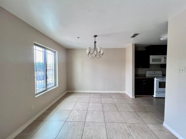 Building Photo - 408 Shiloh Dr