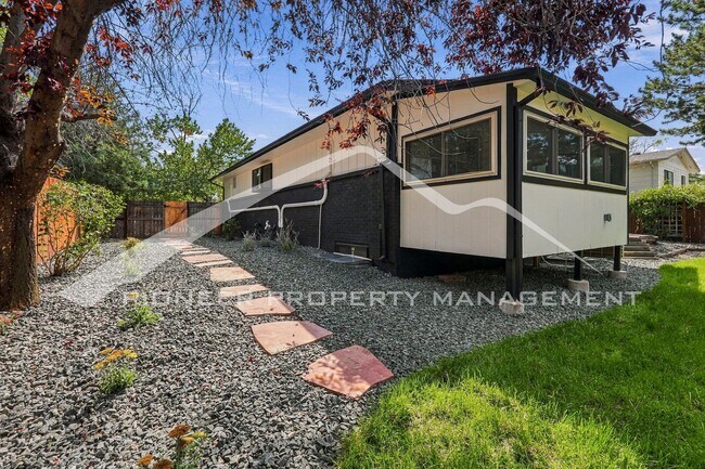 Building Photo - 648 Buchanan Ln